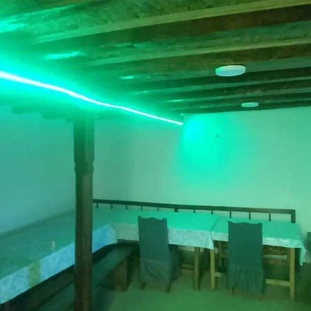 Seosko Turisticko Domacinstvo Milanovic Apartamento Zuc